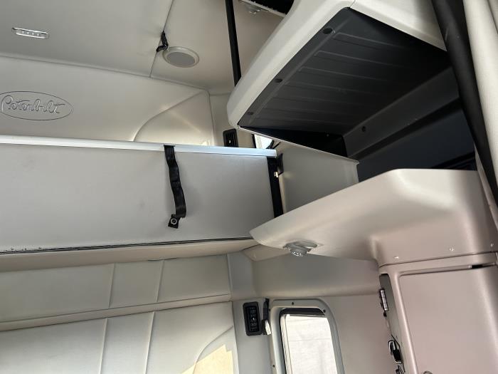 2021 Peterbilt 579-30