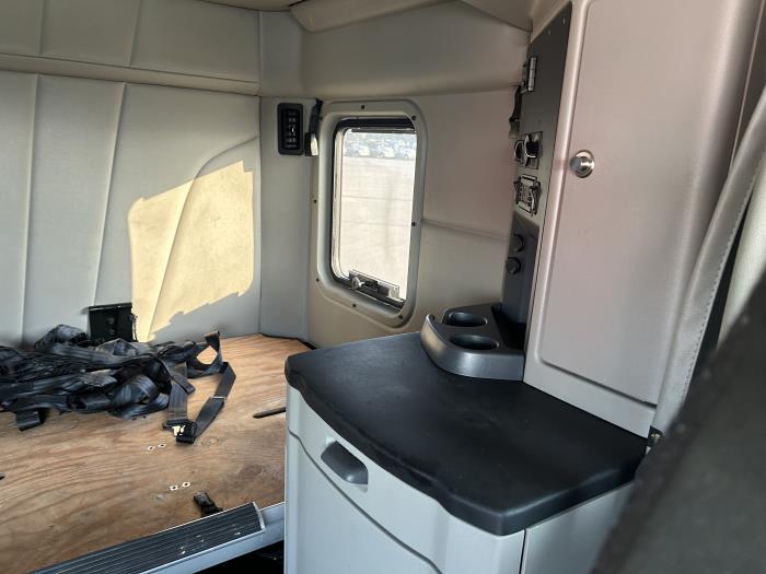 2021 Peterbilt 579-33