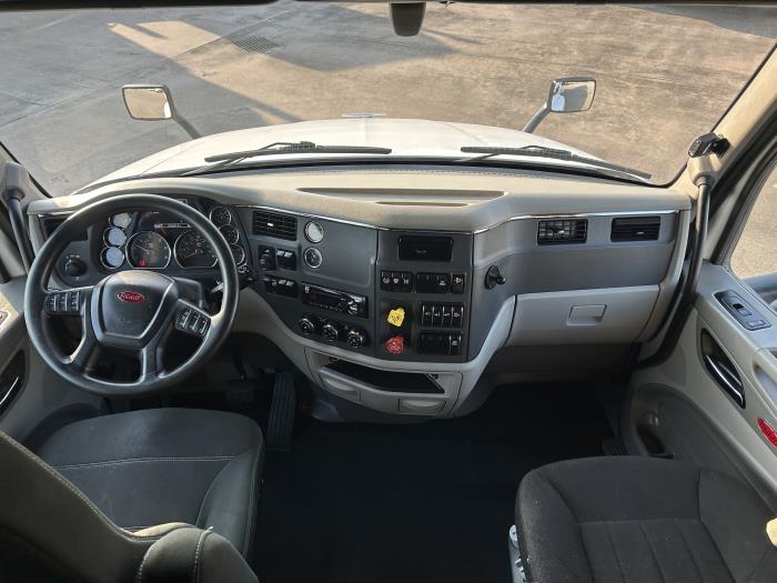 2021 Peterbilt 579-35