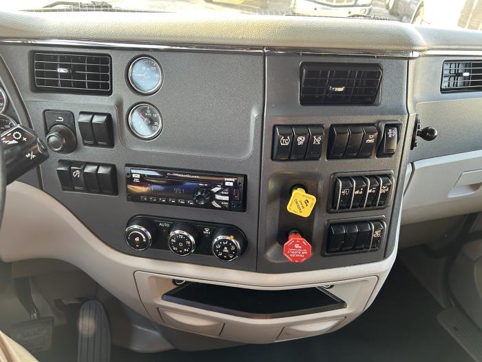 2021 Peterbilt 579-37