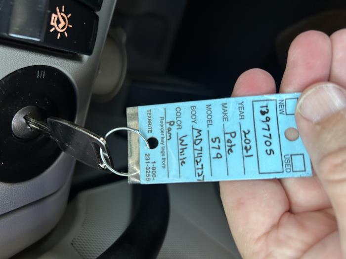 2021 Peterbilt 579-40