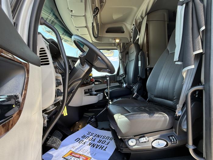 2026 Peterbilt 589-21