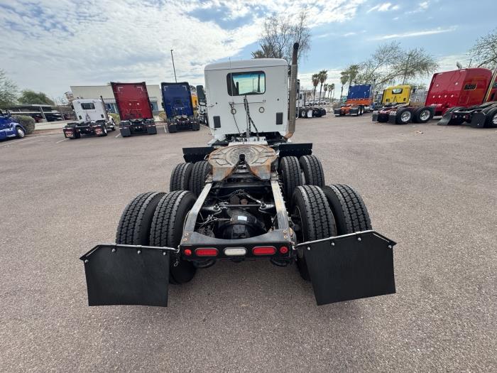 2020 Peterbilt 567 photo 4