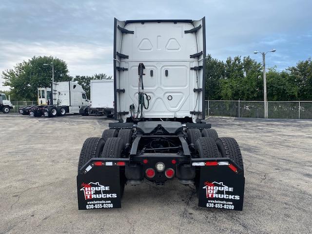2021 Freightliner Cascadia-3