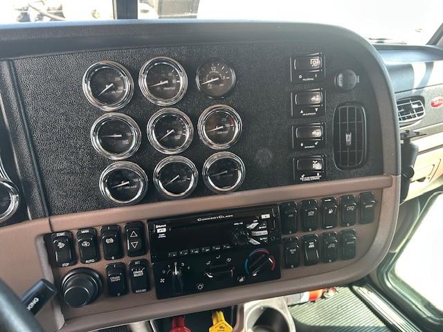 2021 Peterbilt 389-1