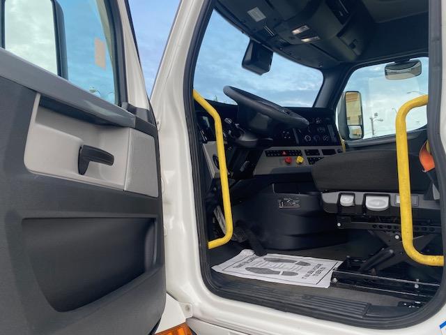 2021 Freightliner Cascadia-13
