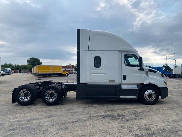 2021 Freightliner Cascadia-7