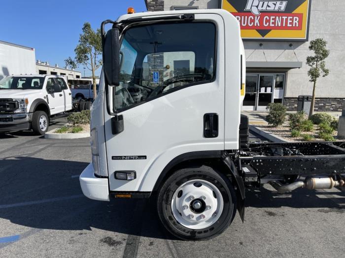 2025 Isuzu NPR-HD-11