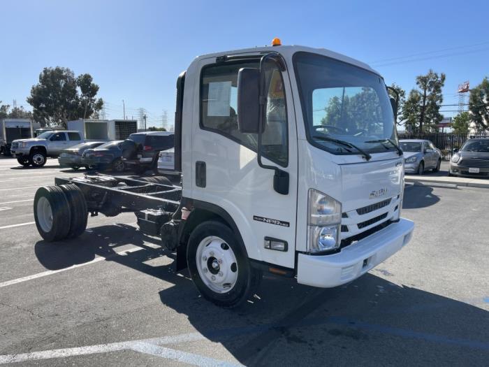 2025 Isuzu NPR-HD-15