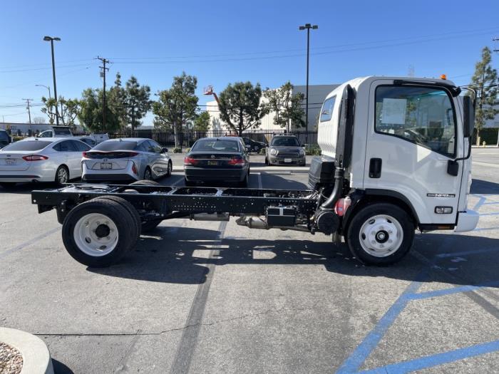 2025 Isuzu NPR-HD-16