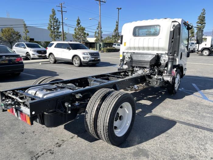 2025 Isuzu NPR-HD-17