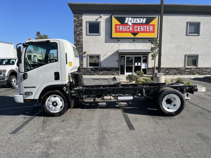 2025 Isuzu NPR-HD-20