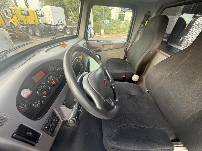 2019 Peterbilt 337-10