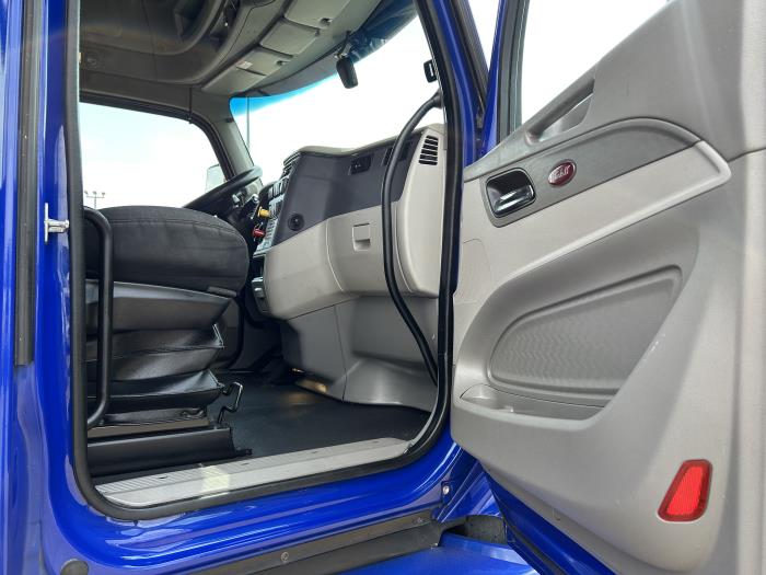 2022 Peterbilt 579-23