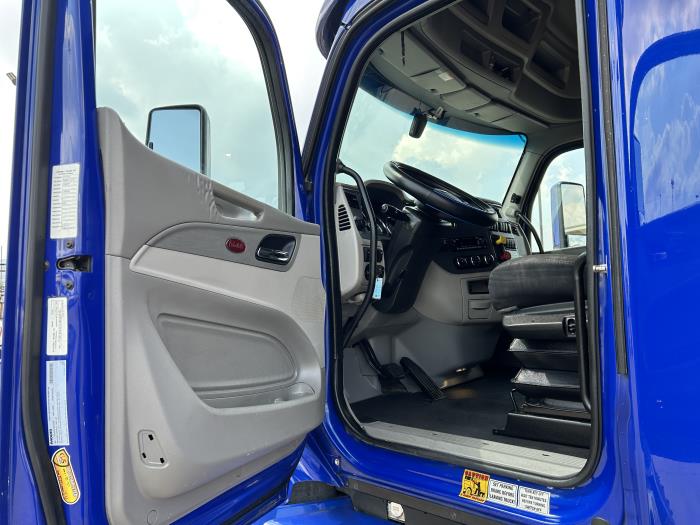 2022 Peterbilt 579-25