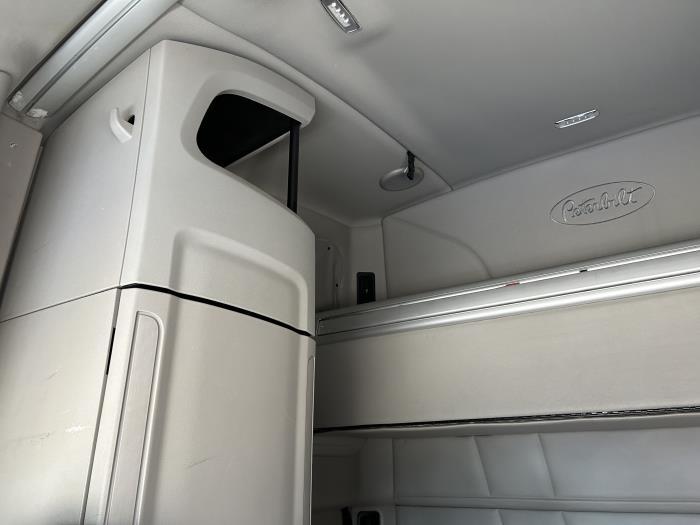 2022 Peterbilt 579-29