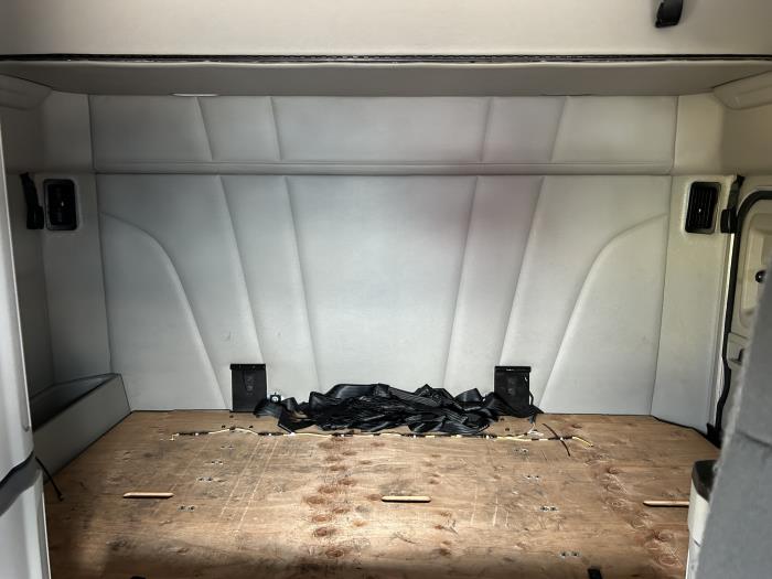 2022 Peterbilt 579-33