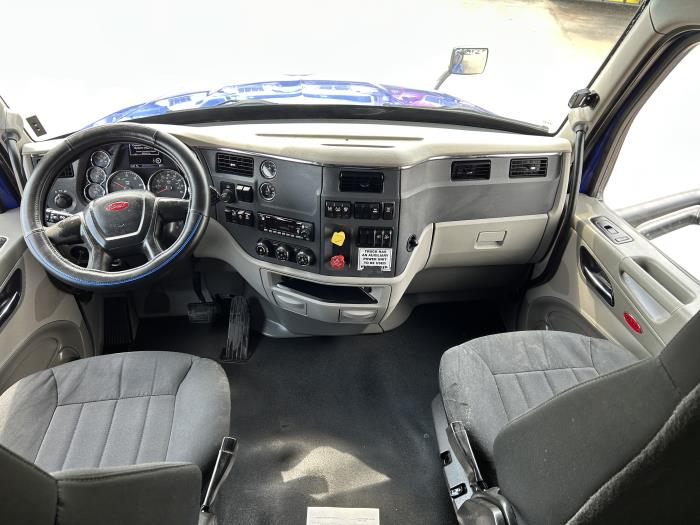 2022 Peterbilt 579-35