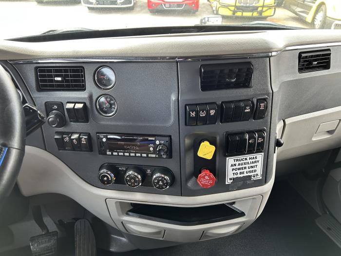 2022 Peterbilt 579-37