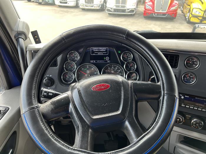 2022 Peterbilt 579-38