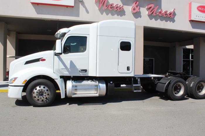 2023 Peterbilt 579 photo 3