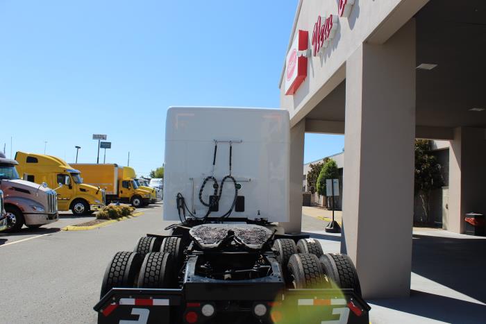 2023 Peterbilt 579-4