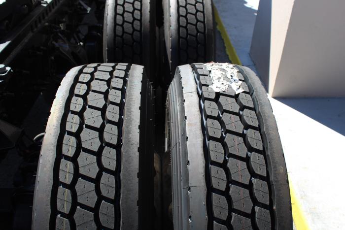 2023 Peterbilt 579-5