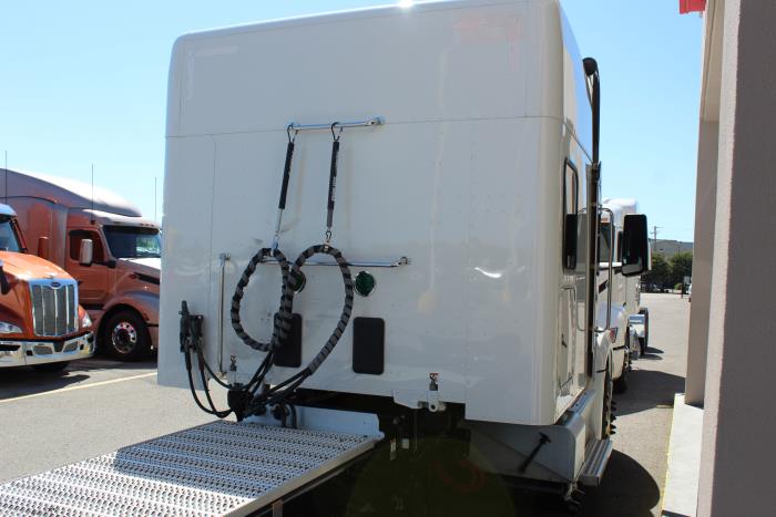 2023 Peterbilt 579-6