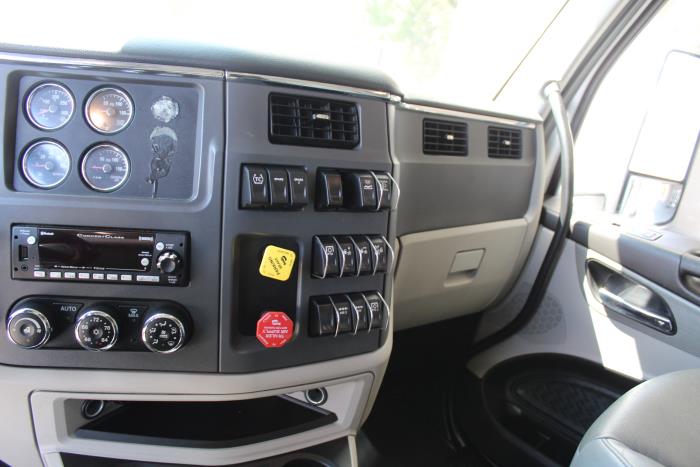 2023 Peterbilt 579-12