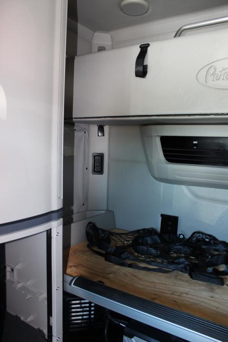 2023 Peterbilt 579-14