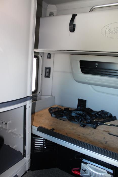 2023 Peterbilt 579-17