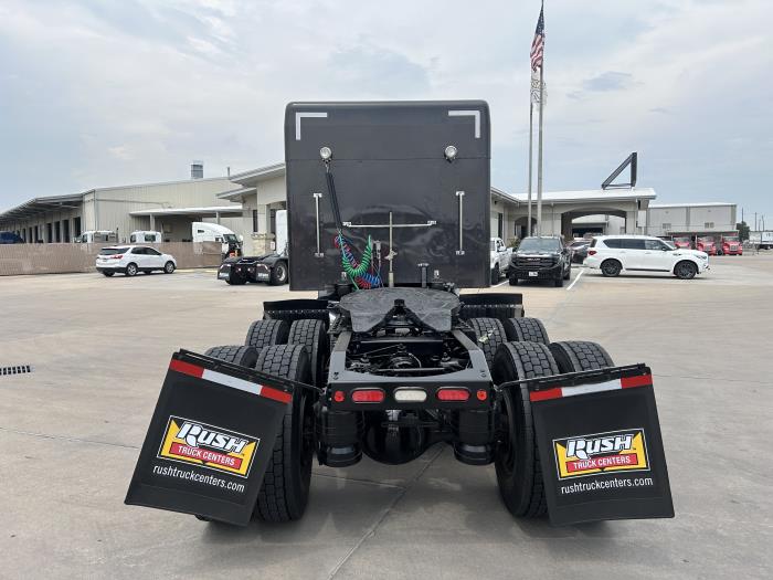 2020 Peterbilt 389-4