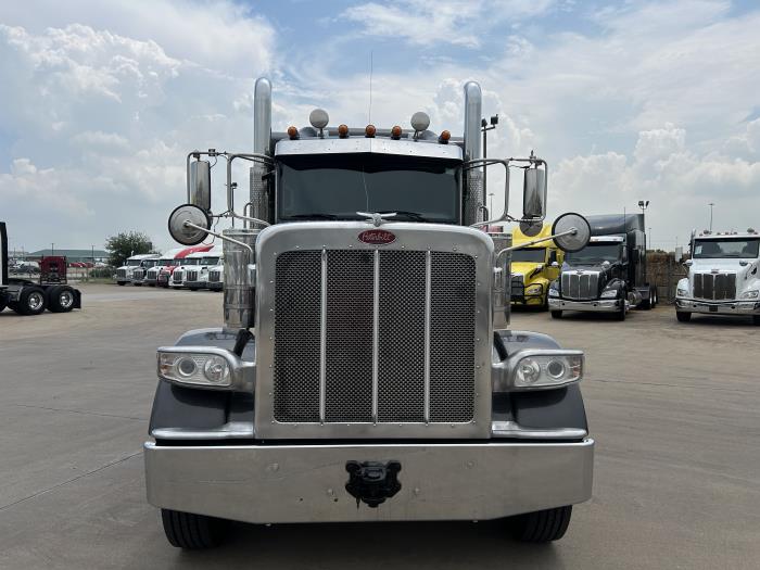 2020 Peterbilt 389-8