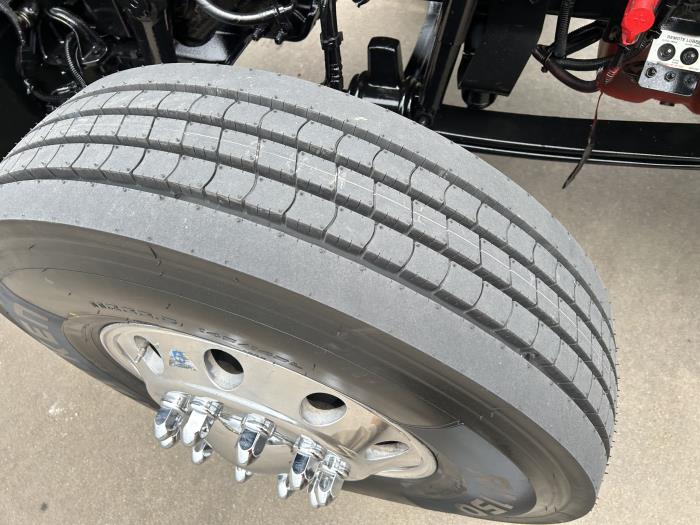 2020 Peterbilt 389-18