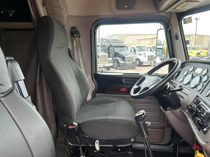 2020 Peterbilt 389-23