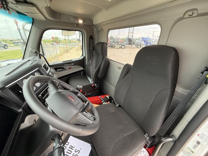 2026 Peterbilt 589-33