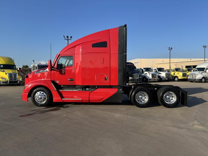2024 Kenworth T680-2