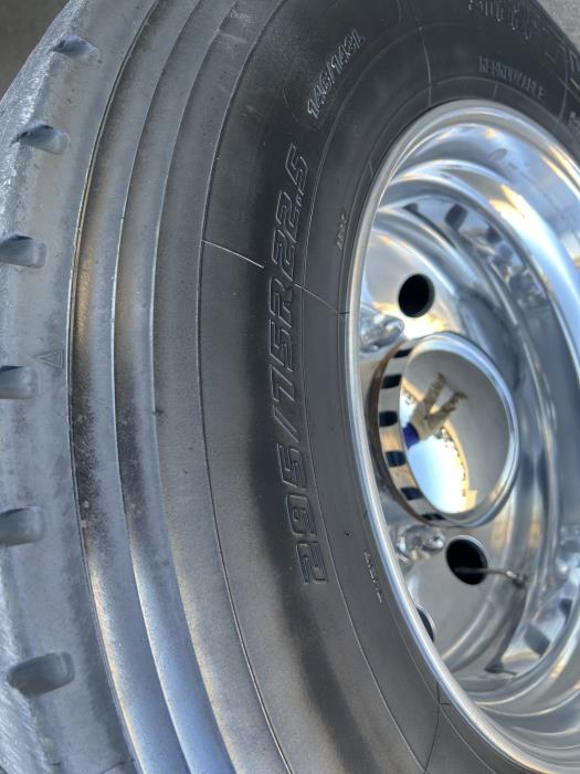 2024 Kenworth T680-9