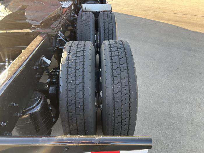 2024 Kenworth T680-11