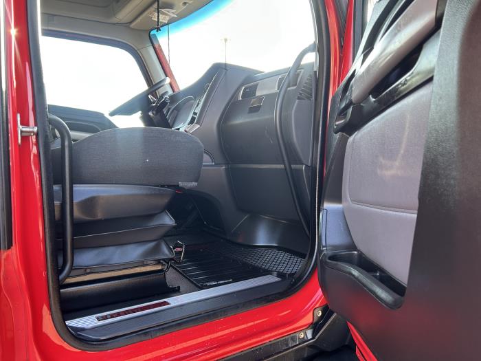 2024 Kenworth T680-22