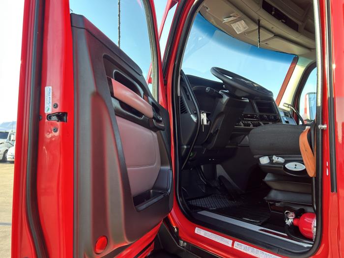 2024 Kenworth T680-24