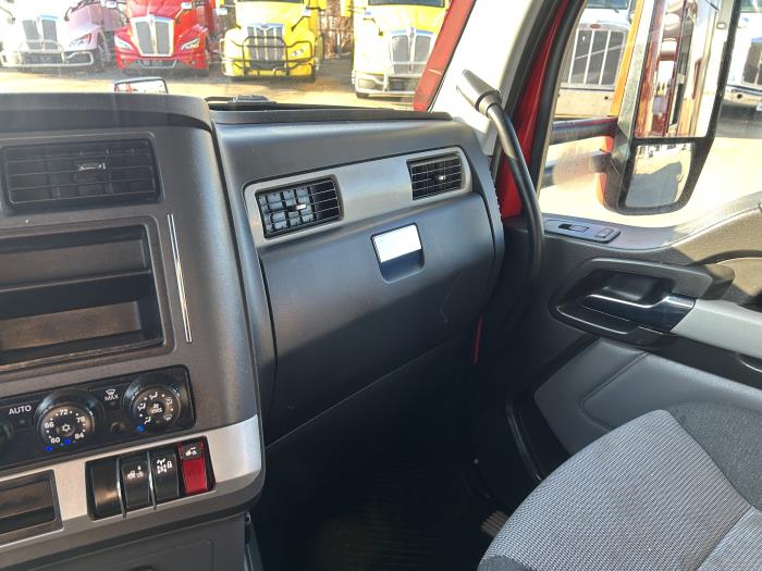 2024 Kenworth T680-36