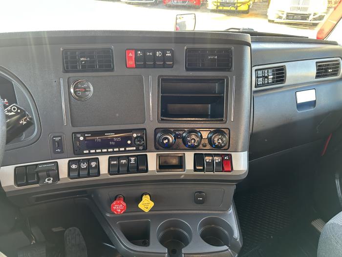 2024 Kenworth T680-37