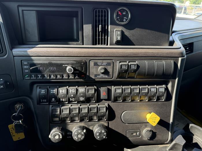 2023 International HV507-17