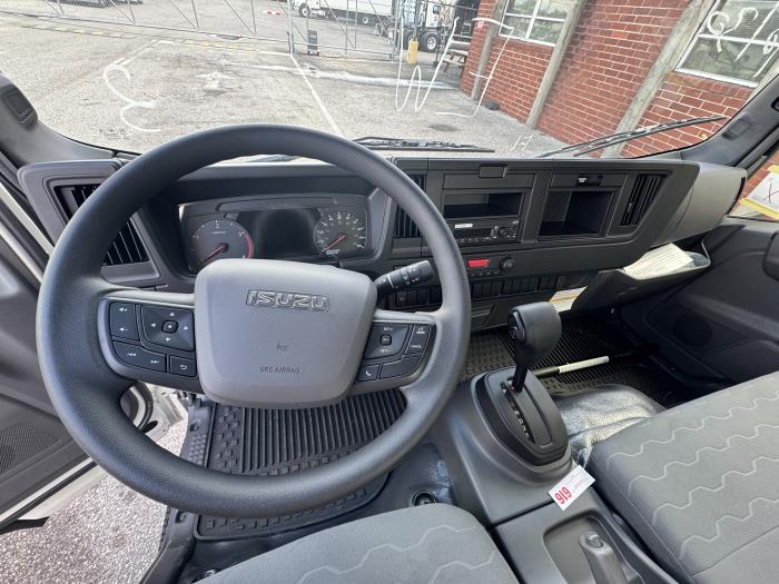 2025 Isuzu NRR-10