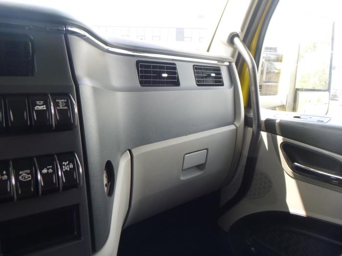 2024 Peterbilt 579-16