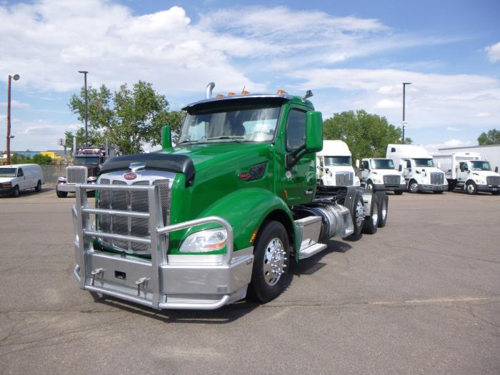 2021 Peterbilt 579 photo 2