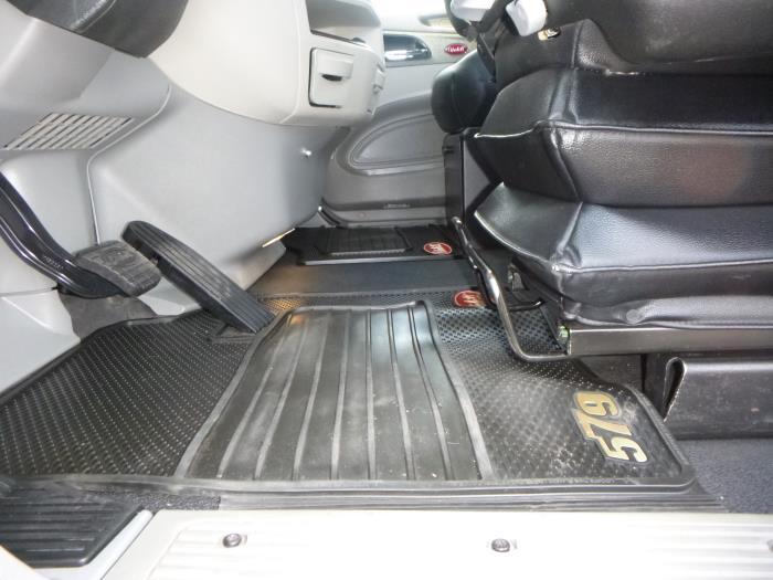 2021 Peterbilt 579-14