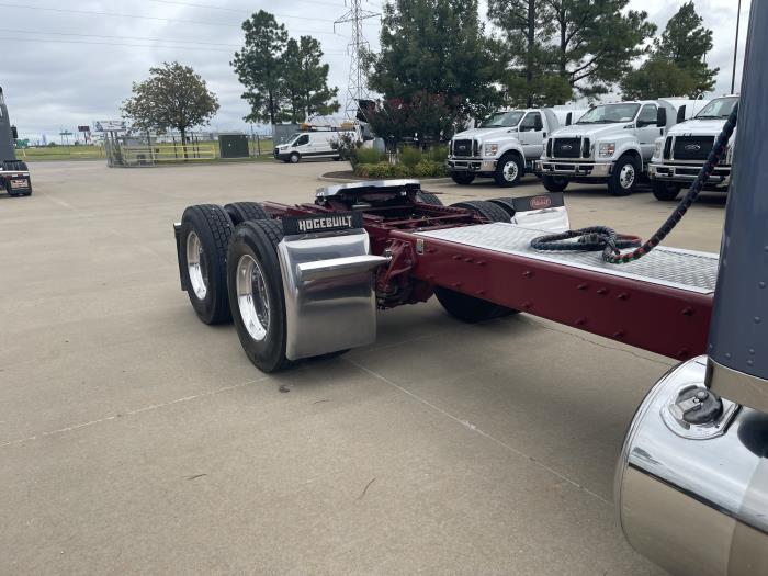 2023 Peterbilt 389-5