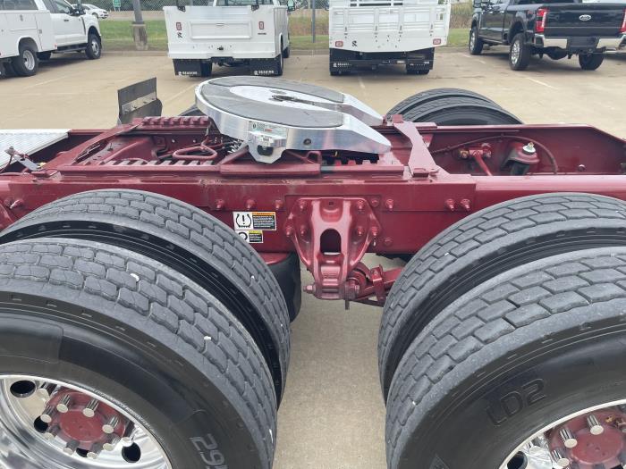 2023 Peterbilt 389-11